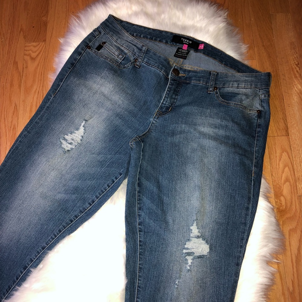 Torrid Distressed Skinny Jeans Women’s Size 16